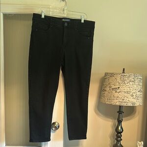 Democracy Black Ankle Cropped Jeans